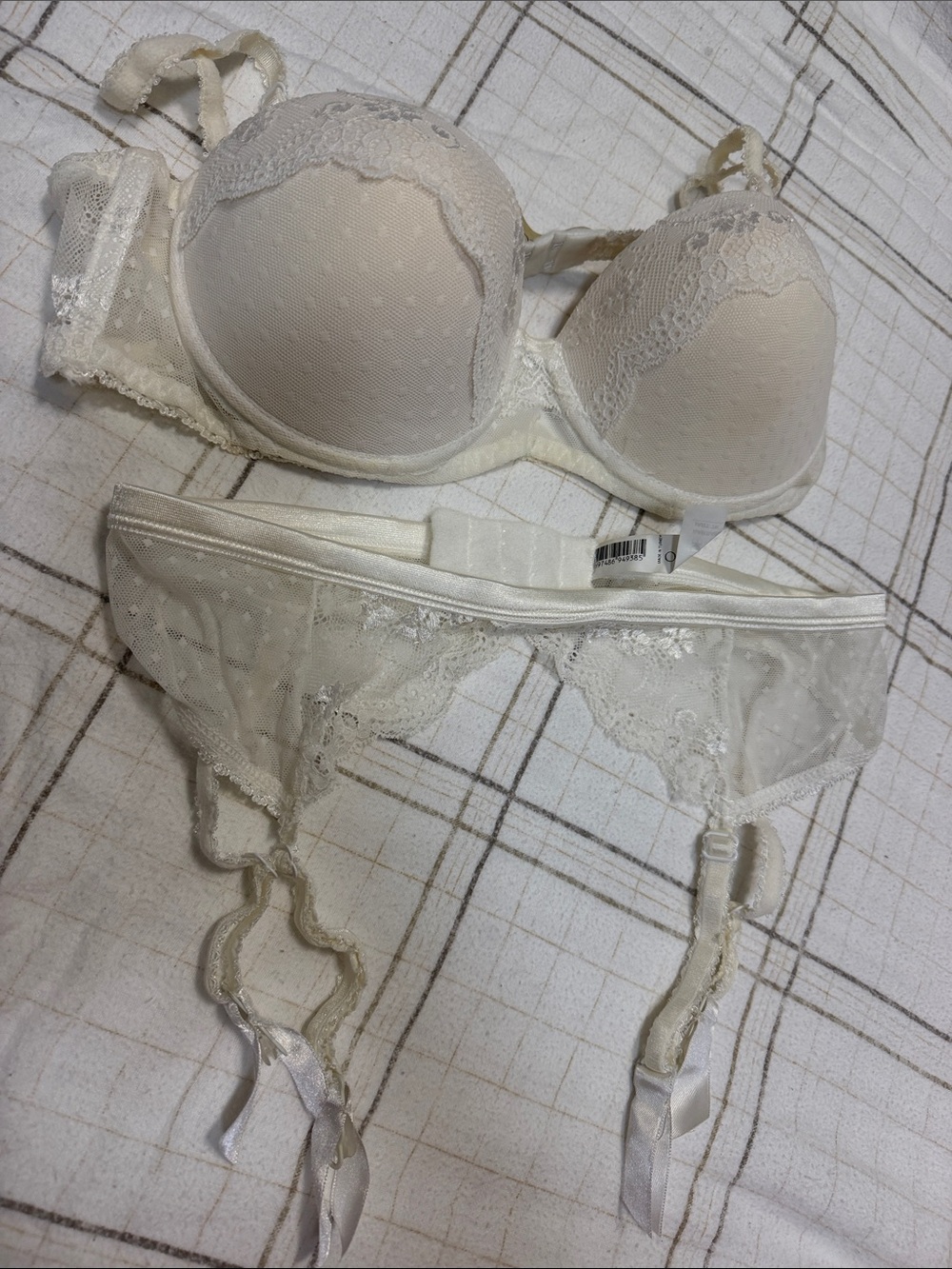 Cream Lace Push-Up Bra & Garter Bikini Set